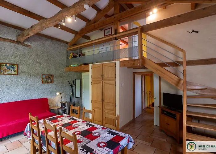 Le De Izaire بيت للعطل