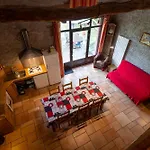 Le De Izaire Holiday home *