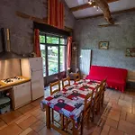 Le De Izaire Holiday home *