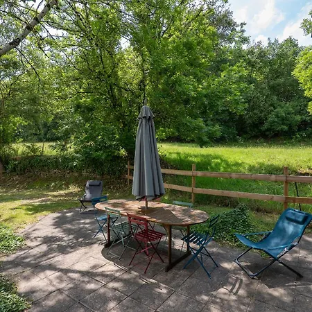 Le De Saint Izaire Nyaraló Broquiès